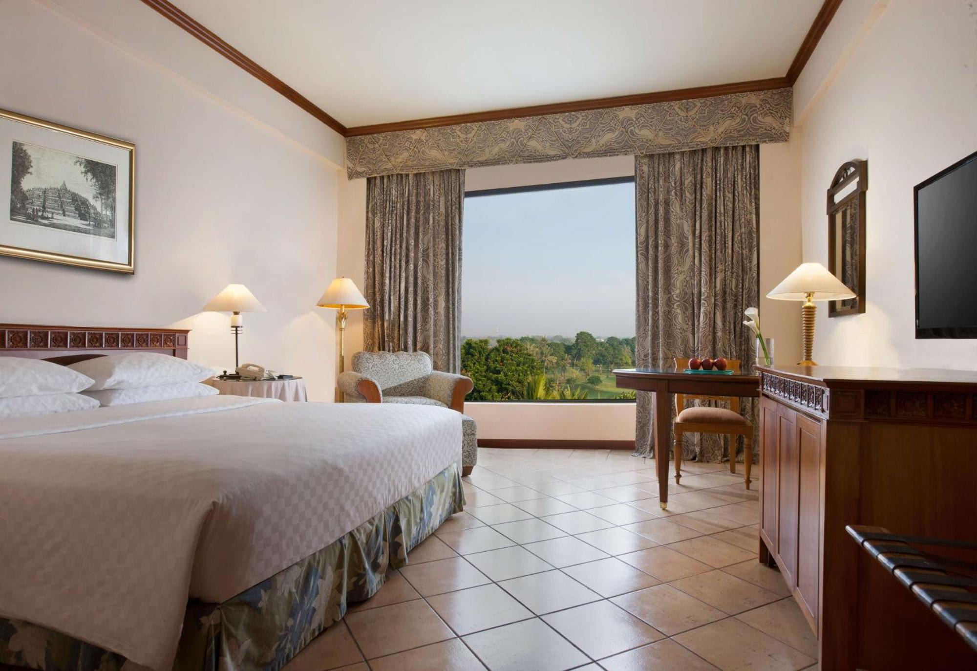 Hyatt Regency Yogyakarta Hotel Sleman  Exterior foto A room at the hotel