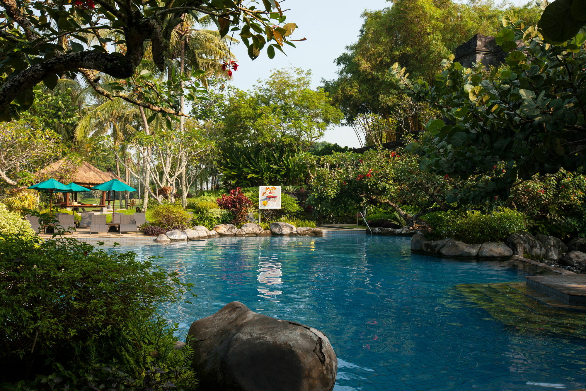 Hyatt Regency Yogyakarta Hotel Sleman  Exterior foto The pool at the resort